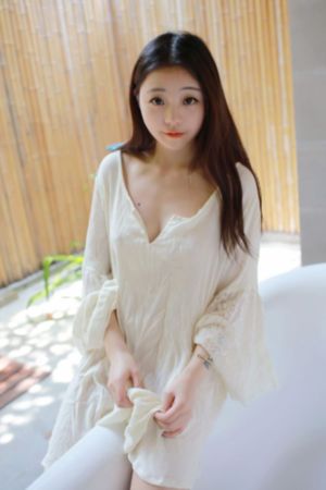 欧美风俗中英对照_十万网红美女美酱